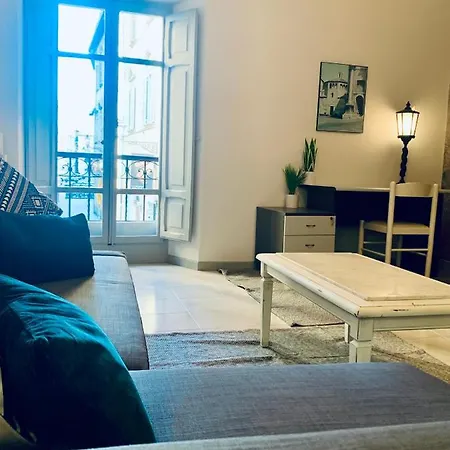 Lovely 2 Bedroom Steps From Ascoli's Stunning Piazza Del Popolo